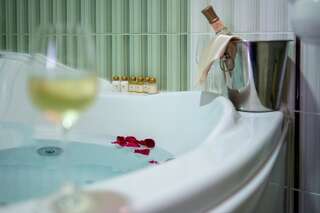 Отель Hotel Chinar Хисаря VIP-люкс с гидромассажной ванной-8