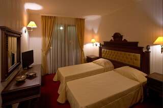 Отель Hotel Chinar Хисаря Двухместный номер Делюкс с 1 кроватью и балконом-5
